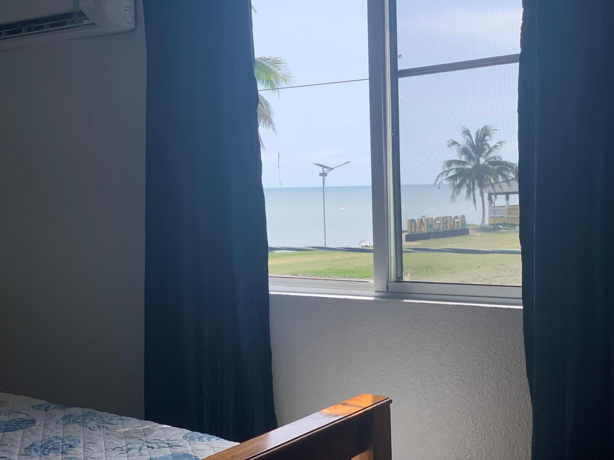 Bonefish Hotel Dangriga Bagian luar foto