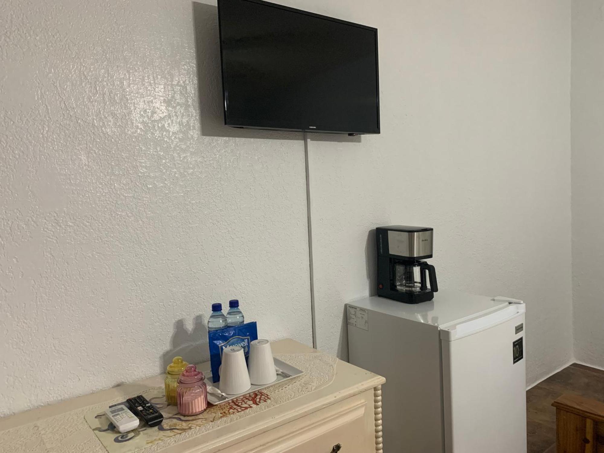 Bonefish Hotel Dangriga Bagian luar foto