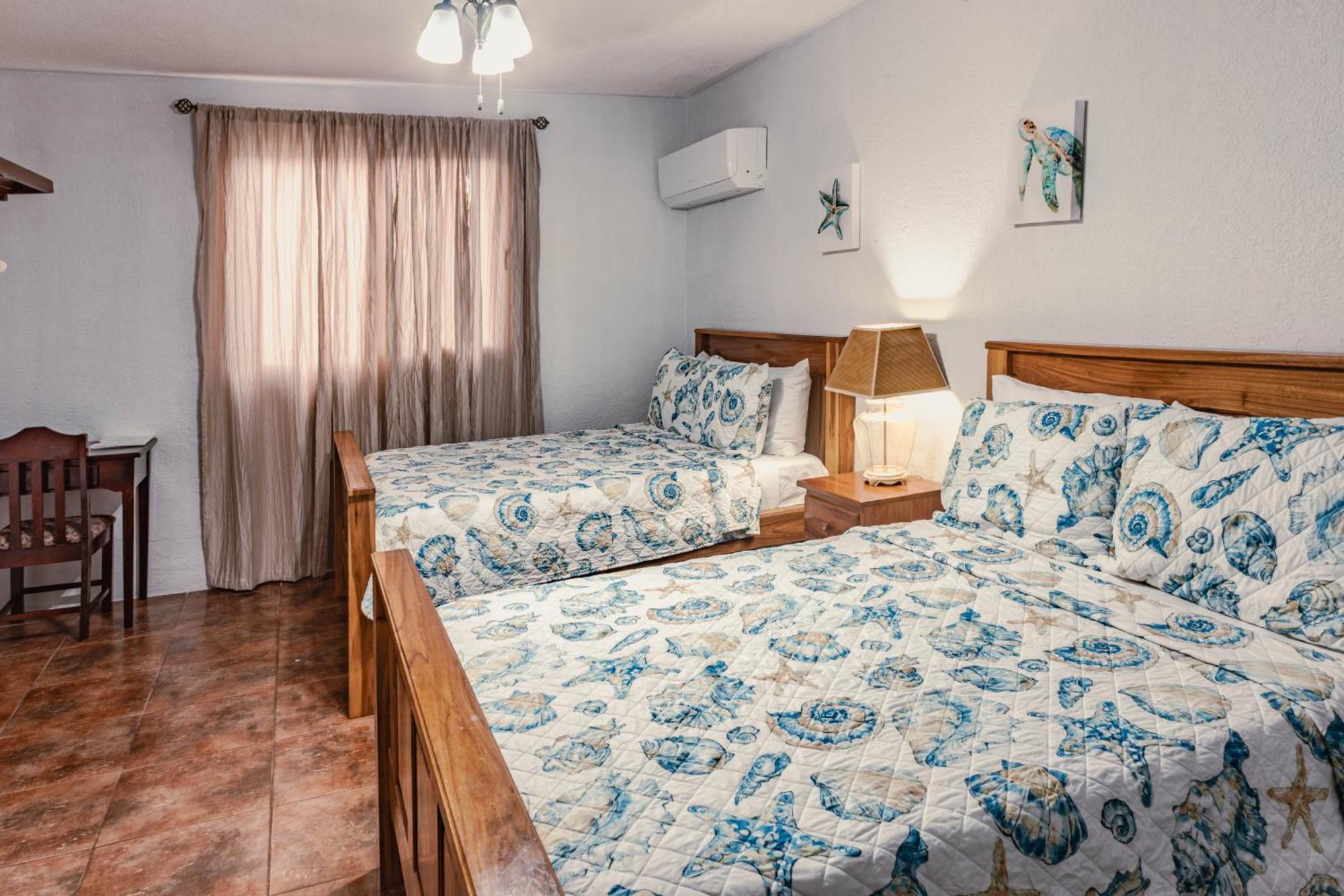 Bonefish Hotel Dangriga Bagian luar foto