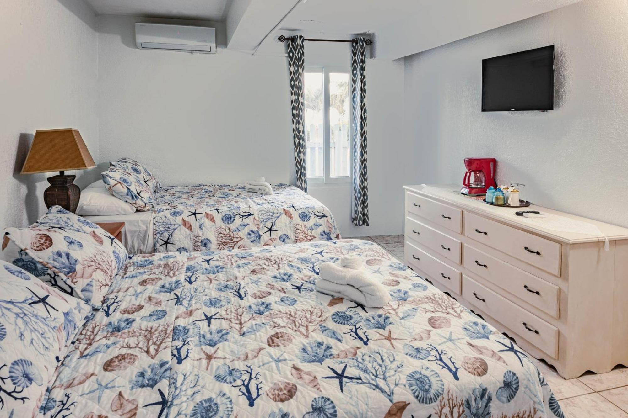 Bonefish Hotel Dangriga Bagian luar foto