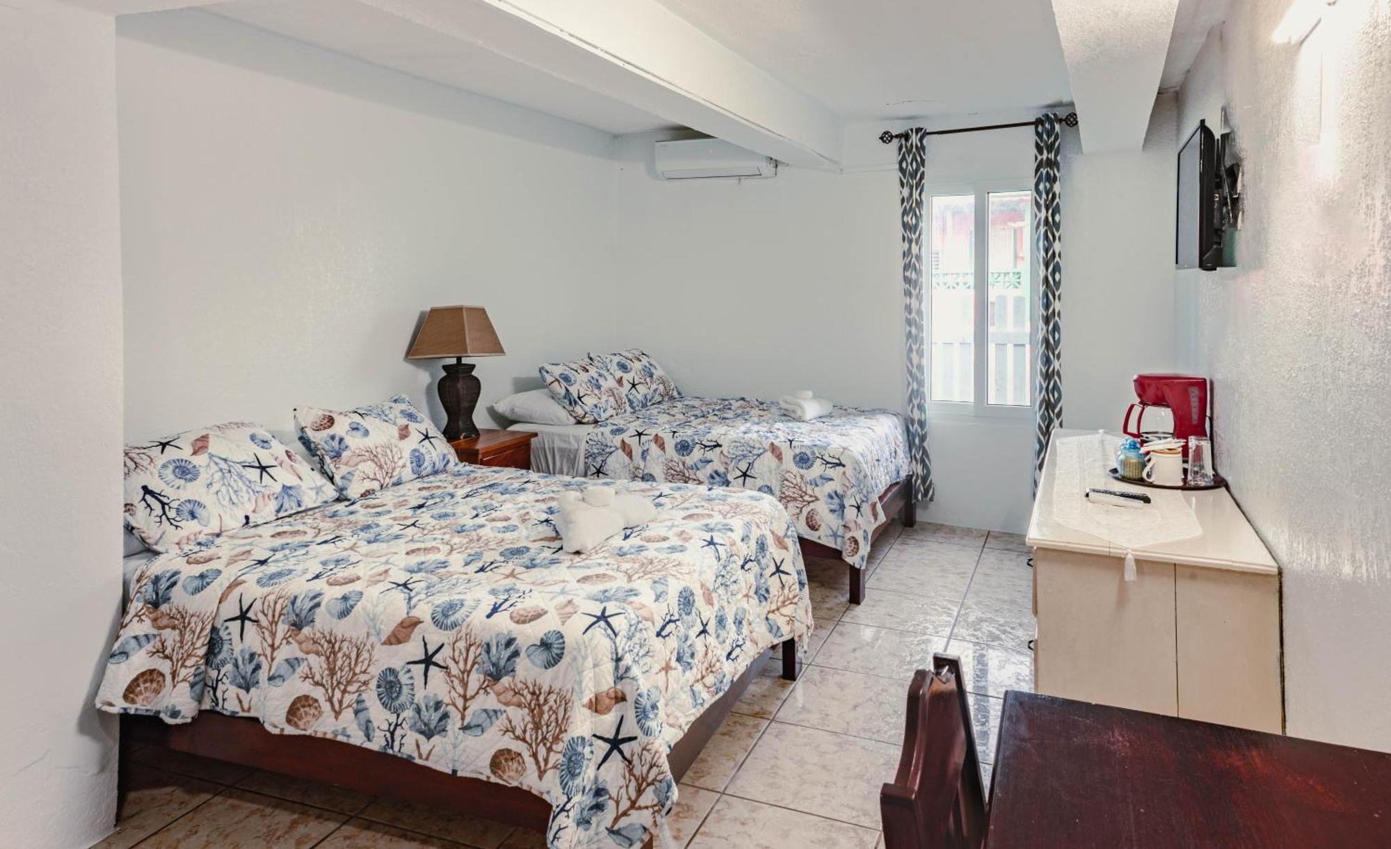 Bonefish Hotel Dangriga Bagian luar foto